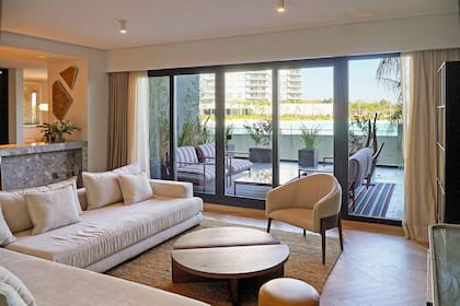 El proyecto Remeros Beach se caracteriza por sus balcones aterrazados; y las aberturas Aluar permiten disfrutarlos a pleno abriendo sus grandes paños corredizos.