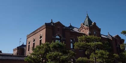 El proyecto reutilizará los espacios originales para crear 48 habitaciones distribuidas en los antiguos pabellones de celdas