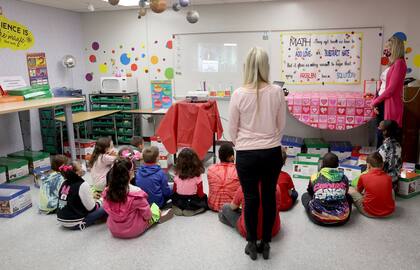 El proyecto SB 296 fue presentado el 17 de enero de 2025 y pasó por tres comités antes de su aprobación en el Senado