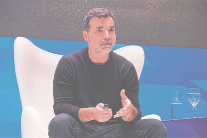 El publicista Carlos Pérez contó cómo deben manejar su comunicación las empresas
