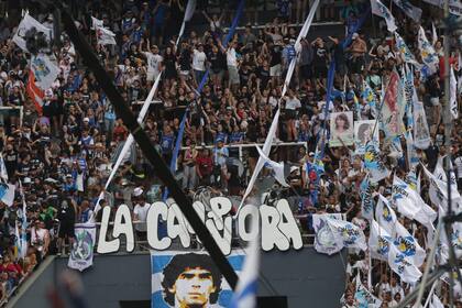 El público a la espera de Cristina Kirchner en el Estadio Único de La Plata