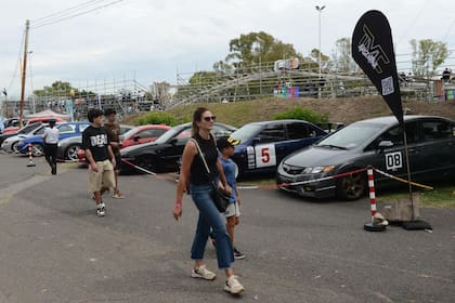 El público acudió en una cantidad inusual para un sábado de la categoría; hubo asistentes llegados desde lejos específicamente para este acontecimiento.