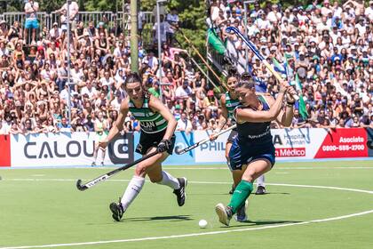 El público copó las tribunas para observar el duelo entre San Fernando y Santa Bárbara