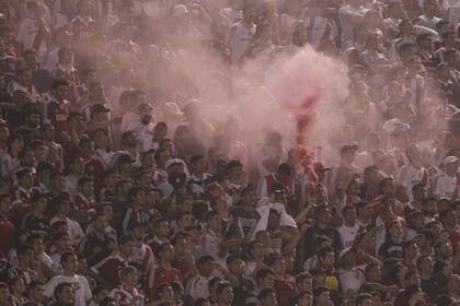 El público de River, furioso con el equipo, los dirigentes y con Ramón Díaz