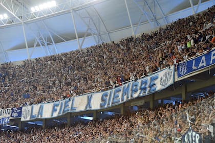 El público de Talleres colmó su sector en el estadio Madre de Ciudades de Santiago del Estero, en la final de la Copa Argentina que el equipo cordobés jugó con Boca