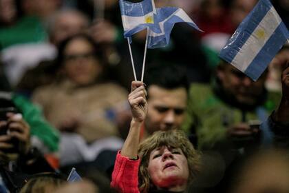 El público durante el cierre de campaña de Alberto Fernández en Córdoba