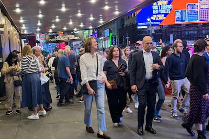 El público en el Winter Garden Theatre, de Nueva York, donde George Clooney protagoniza la obra Good Night and Good Luck