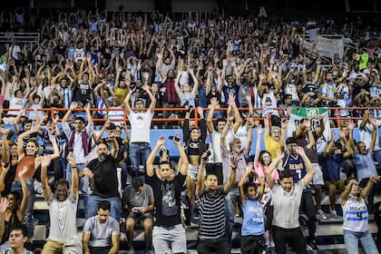 El público fue un plus para el equipo de Prigioni