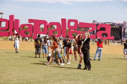 El público ingresa en gran número desde la apertura misma de puertas
.