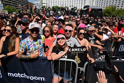 El público ya palpita el choque, con preferencias por Canelo Álvarez