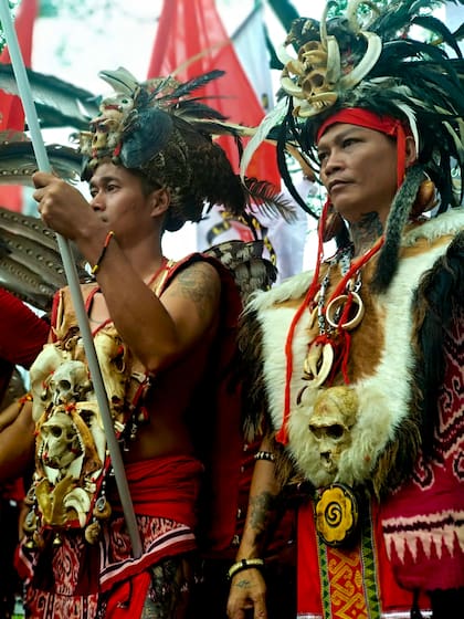 El pueblo austronesio, a los que también se los llama pueblo de habla austronesia, es un grupo de población que vive en Taiwán, Oceanía y el sureste asiático
