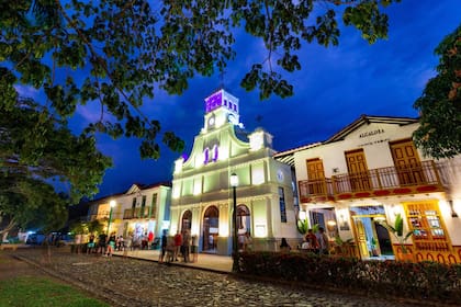 El pueblo Cauca Viejo fue fundado en 1998 fruto de una iniciativa privada del antioqueño Rodrigo Restrepo Puerta