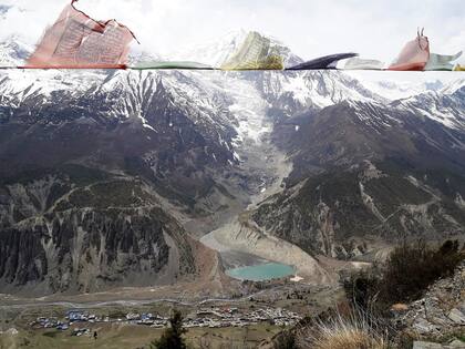 El pueblo de Manang, con 200 casas, punto de encuentro de caminantes en esta ruta