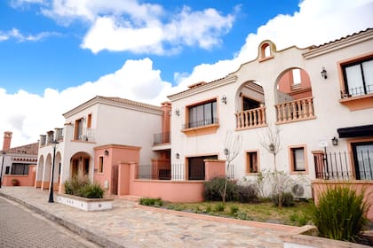El Pueblo Mediterráneo: un futuro centro de servicios de inspiración mediterránea.