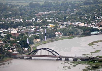 El Puente Carretero, que une entre Santa Fe y Santo Tomé