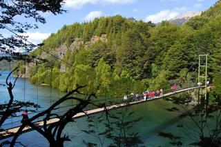 Esquel otorgará 50 litros de combustible a los turistas chilenos que la visiten