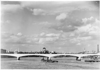 El Puente de Waterloo en 1950