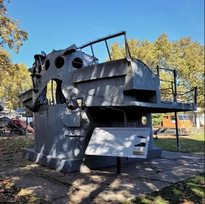 El puente del aviso ARA Alférez Sobral en el Museo Naval de la Nación, en Tigre, refleja la brutalidad del ataque recibido en la Guerra de Malvinas