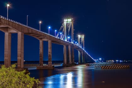 El puente General Belgrano une las ciudades de Corrientes y Resistencia