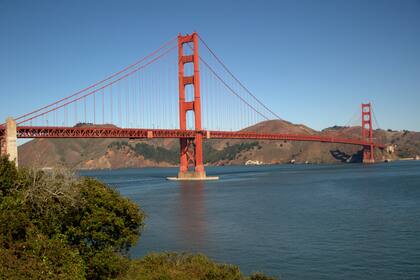 El puente Golden Gate visto desde el Presidio, uno de los tantos atractivos de San Francisco