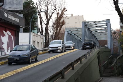 El puente no admite hoy tránsito pesado