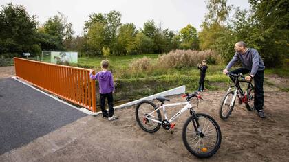 El puente para ciclistas es el primero de Holanda en su tipo