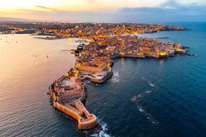 El puente que conectará la isla con el continente tendrá 3600 metros de longitud.