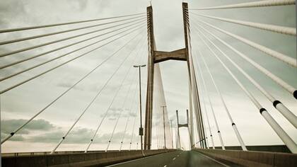 El puente Rosario-Victoria, para conocer ambas ciudades con sus grandes diferencias