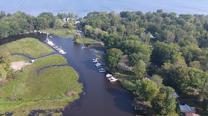 El puente sobre el río Little Salmon se construirá este año