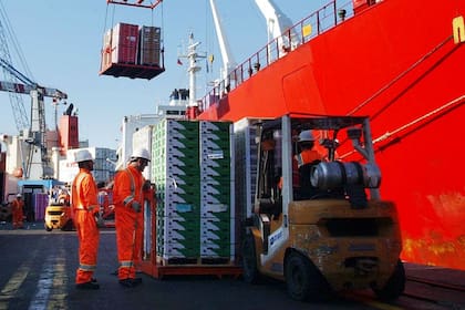 Las restricciones no permiten pagar tampoco contra documento de embarque.