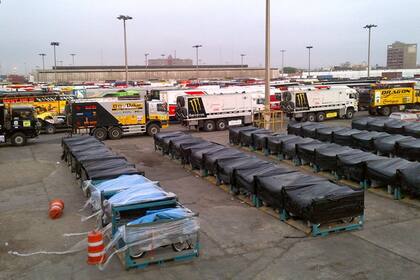 El puerto del Callao en Lima ya vive el Dakar