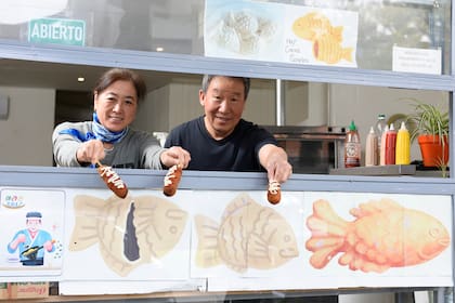 El puesto Araz, en Carabobo 1515, ofrece "hot dogs" coreanos