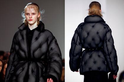 Elegante puffer coat matelaseado de John Galliano