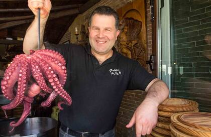 El pulpo es uno de los platos más típicos del camino costero.