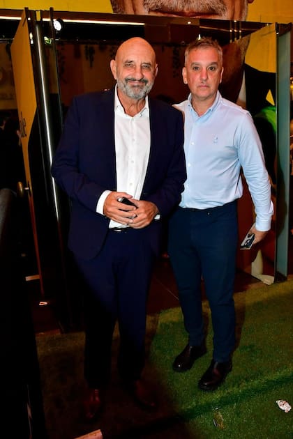 El Puma Goity y el empresario Marcelo González también estuvieron anoche en el teatro Metropolitan para ver a Francella