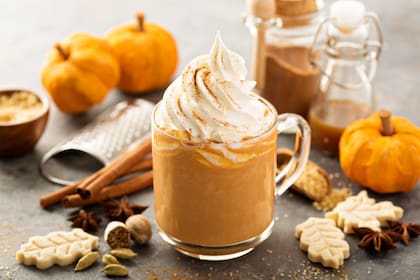 El Pumpkin Spice es una mezcla de especias tradicionalmente asociada con el otoño en Norteamérica