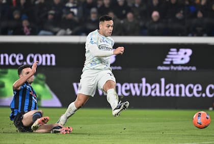El puntazo de zurda de Lautaro se convertirá en el gol del triunfo de Inter
