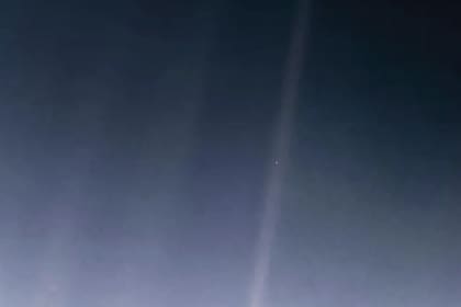 El punto azul pálido que fotografió la Voyager 1