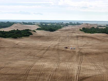 El punto de inflexión en la historia dominial y urbanística de La Frontera llegó a fines de la década de 1970, cuando la provincia de Buenos Aires sancionó la Ley 8912 de Ordenamiento Territorial y Uso del Suelo