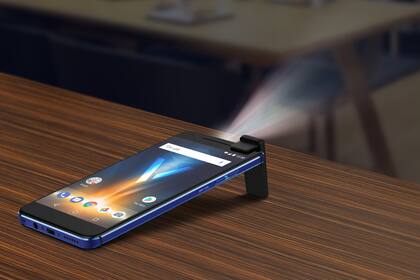 El Quantum V es el tope de línea, y tiene un proyector incorporado