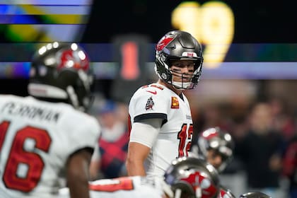 El quarterback Tom Brady (12), en uno de sus últimos encuentros para los Buccaneers de Tampa, en diciembre pasado, en Atlanta