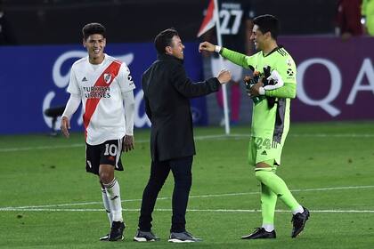 El que confió y el que levantó la mano para ir al arco: Gallardo saluda al héroe Enzo Pérez