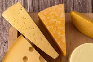 Ordenan la retirada de este queso: la advertencia de la FDA sobre el riesgo de consumirlo
