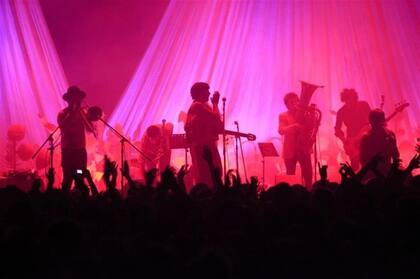 El quinteto que nació de una guitarreada en Cabo Polonio llegó al Luna Park en 2013