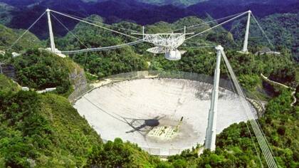 El radiotelescopio de Arecibo es el mayor del mundo de un solo plato