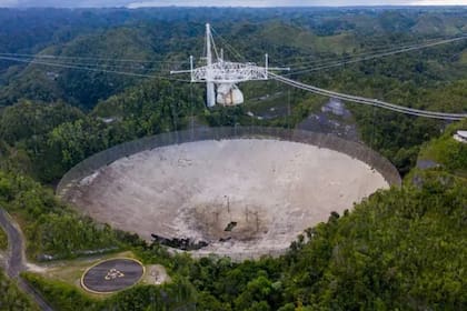 El Radiotelescopio de Arecibo, que estuvo ubicado en el norte de Puerto Rico, fue uno de los más grandes del mundo hasta su colapso en 2020