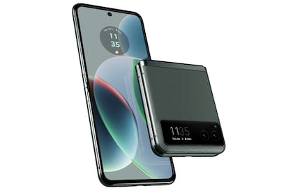 El Razr 40 mantiene la misma pantalla plegable que el ultra, pero cambia la pantalla externa por otra más pequeña, de 1,5 pulgadas