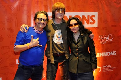 El realizador José Cicala junto a los actores Javier Parisi y Griselda Sánchez