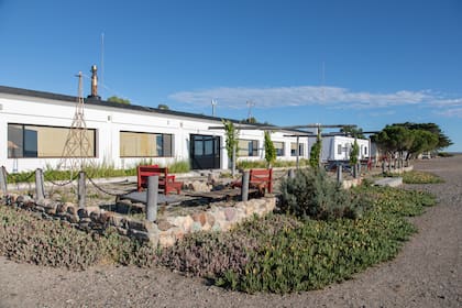 El recientemente renovado lodge de Bahía Bustamante es base para explorar la rica biodiversidad de la zona.