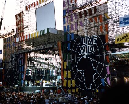 El recital Live Aid se llevó a cabo en dos países a la vez: Estados Unidos y Reino Unido